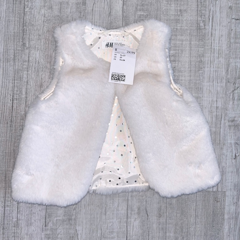 NWT H&M Plush White Faux Fur Vest